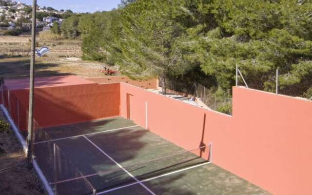 Villa - 8 Bedrooms with Pool and WiFi - 106415