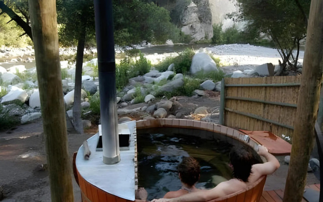 Shangri-La Lodge