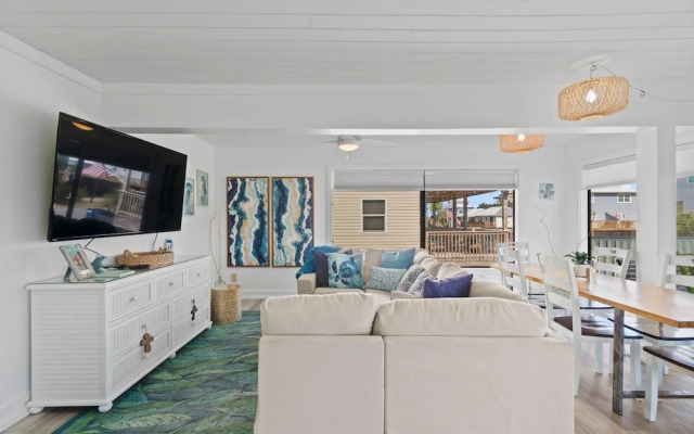 Hazel Mae's Hideaway