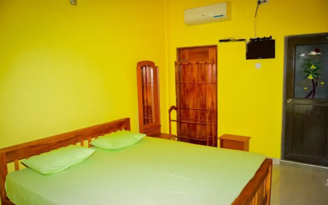 The Senaro Holiday Inn