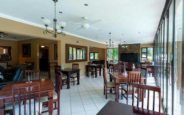 Hutten Heights Lodge by Ilawu