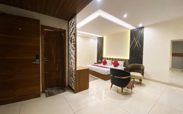 Hardik Palace By F9 Hotels