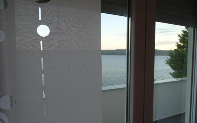 Seaside Villa mit Pool für 12 Personen