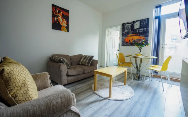 Couldon Lodge  Family Room 3