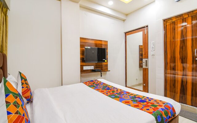 Fabhotel The Luxurie International