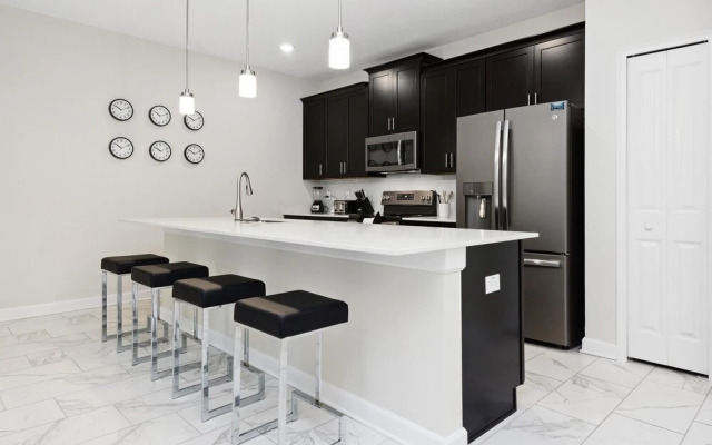 Four Bedrooms w/ Pool TownHome 4841