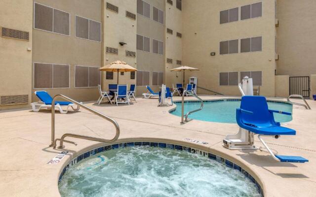 Baymont Inn & Suites