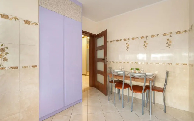 Wojskowa Apartment by Renters