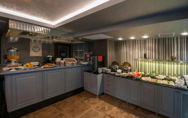 Le Petit Palace Hotel