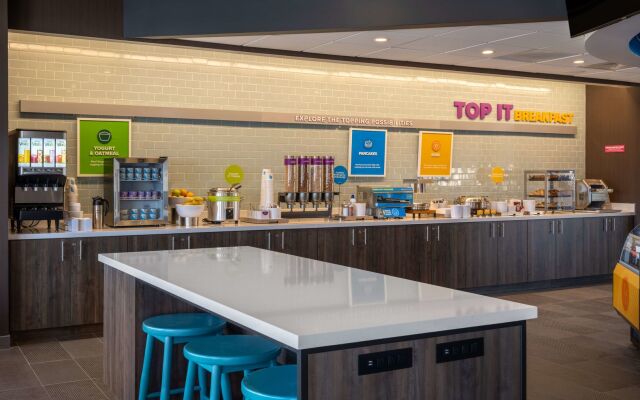 Tru by Hilton Naperville Chicago