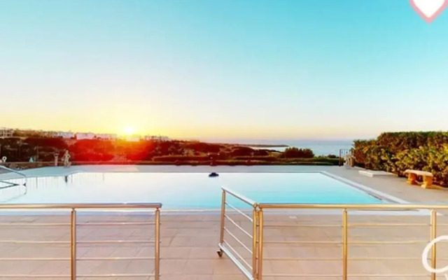 Marina Magic Sunset Villa-pool-parking-3br