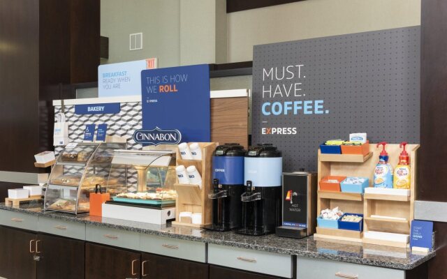 Holiday Inn Express Hotel & Suites New Philadelphia by IHG