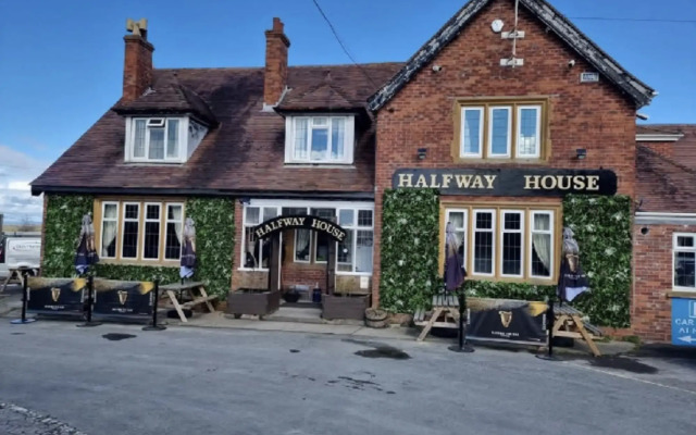 Halfway House Inn Country Lodge