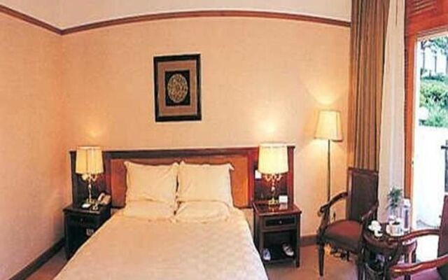 Yichang Guobin Garden Hotel