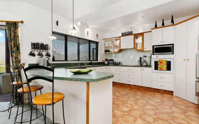 Kawarau Bay View - Cromwell Holiday Home