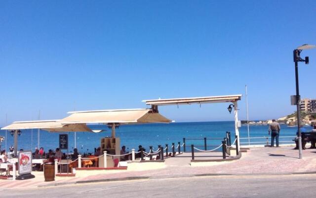 Marsalforn Sea Front Studio