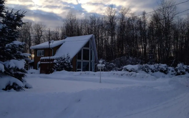 Chalet With 2 Bedrooms in Mashteuiatsh, With Wonderful Lake View