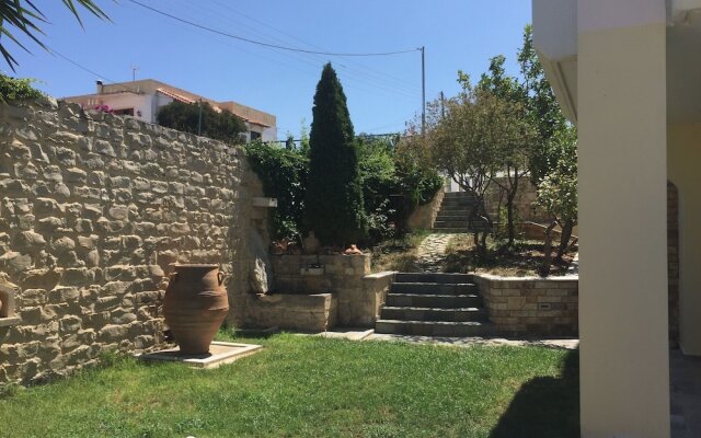 Dim Art Traditional Villa
