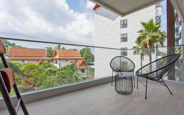 Palmyrah Surin Apartments by Beringela