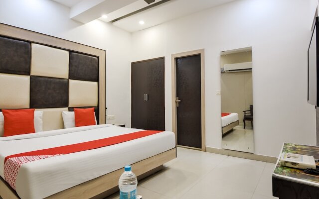 Oyo 60737 Hotel Purple Residency