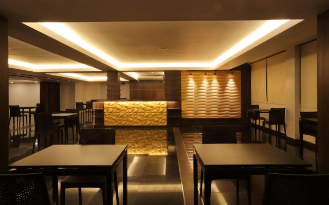 Clover Suites Royal Lake Yangon