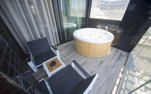 Hugo's Boutique Hotel - Adults Only