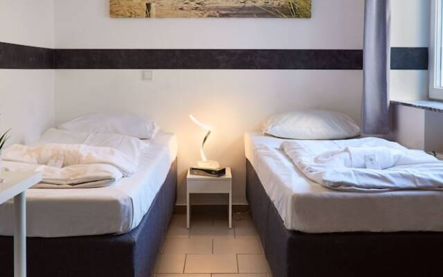 Saina Hotel