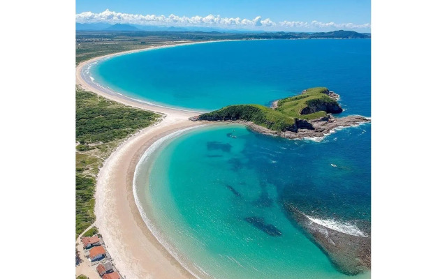 Apto Duplex, Peró - Cabo Frio. Conforto, Piscina, Beira Mar.