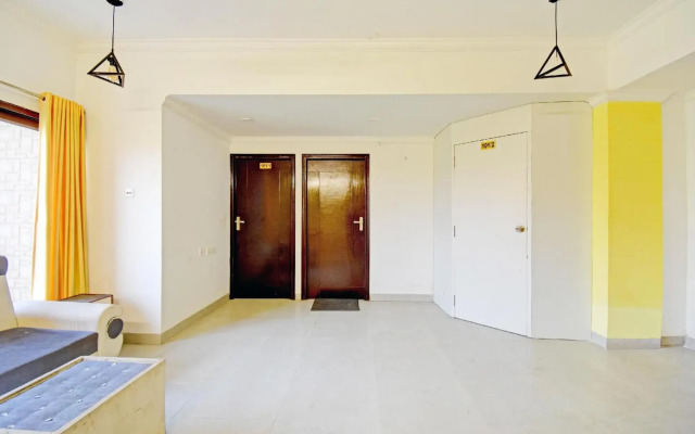 OYO 79874 Rr Residency