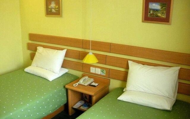 Homeinn Business Hotel (Jinan Red Star Macalline Lishan Road Subway Station)