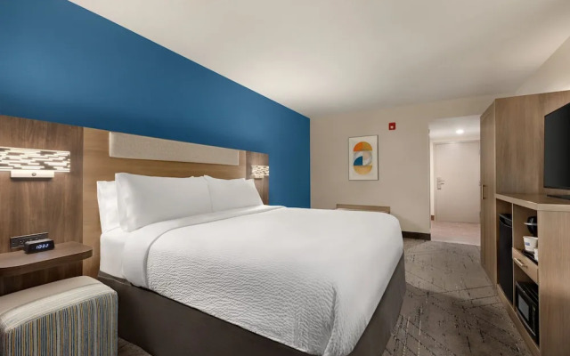 Holiday Inn Express & Suites Evansville Downtown