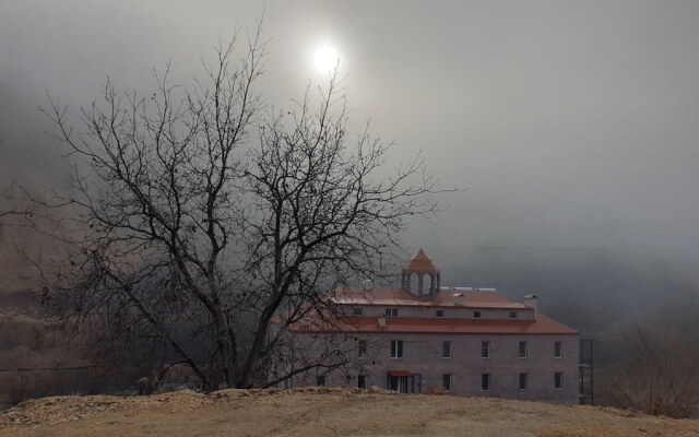 Areni Lodge