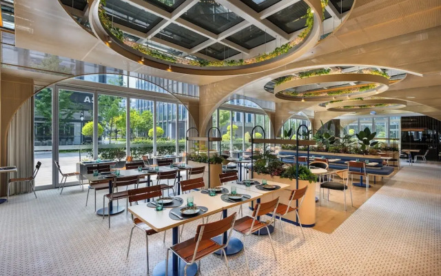 voco Hefei Binhu by IHG