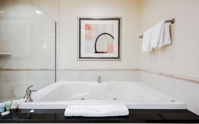 StripViewSuites Two Bedroom at Signature
