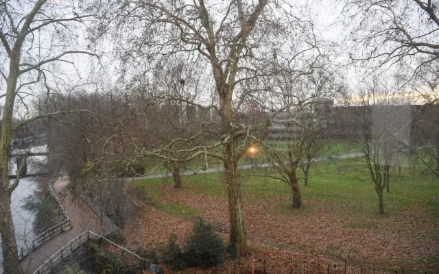 East London Riverside Apartment