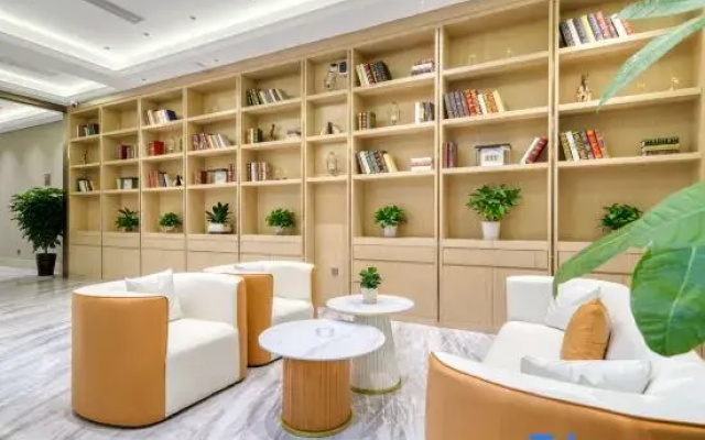 Vienna Hotel (Qianshan Branch, Shangrao Economic Development Zone)