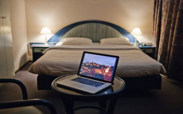 Hotel Crystal