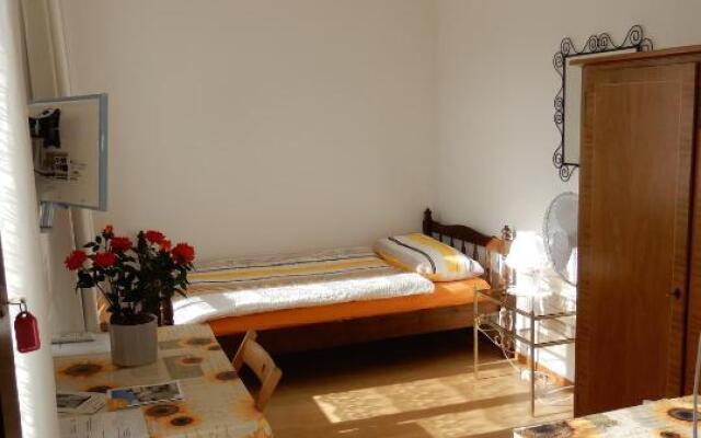 Annie's Bed & Breakfast