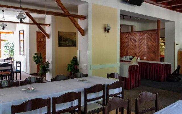 Hotel Maxov