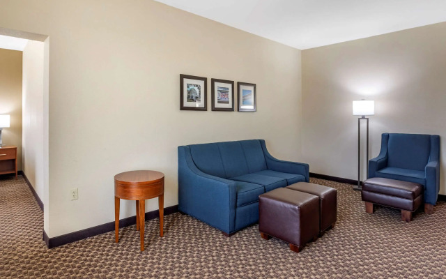Comfort Inn & Suites Atoka-Millington