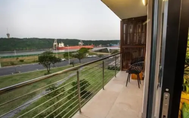 uSHAKA WATERFRONT - SUPERB STUDIO SERENITY