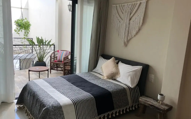 Casa Luz Downtown Apartments