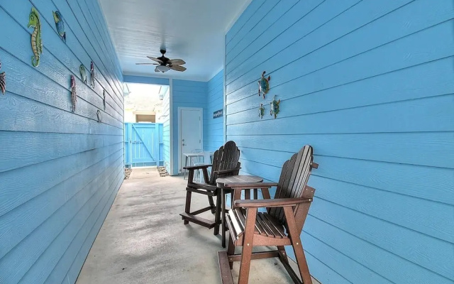 Blue Pelican 3 Bedroom Townhouse by Redawning