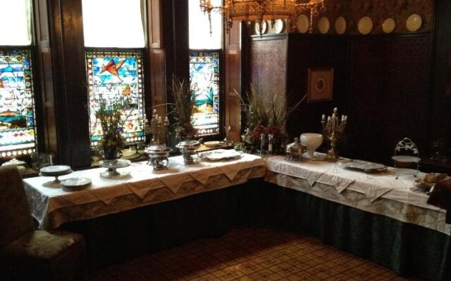 The Harry Packer Mansion Inn