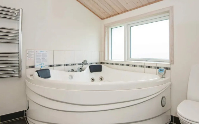8 Person Holiday Home in Hemmet