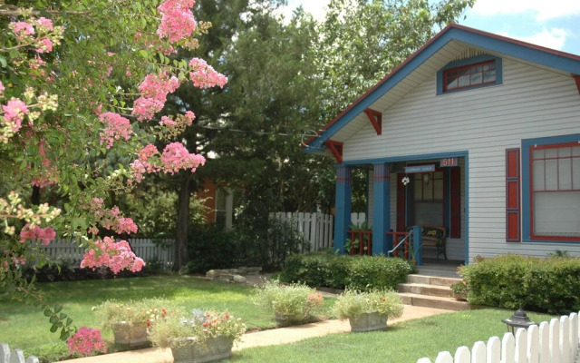 Southern Charm Lodging