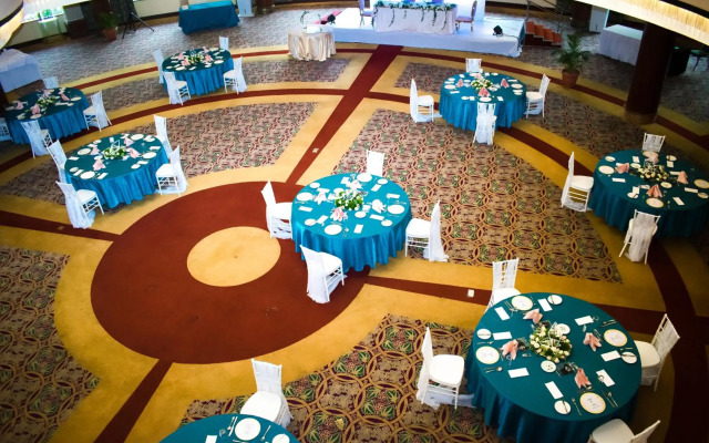 Safari Park Hotel And Casino