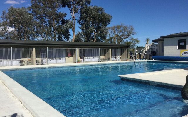 Thornton Lodge Motel