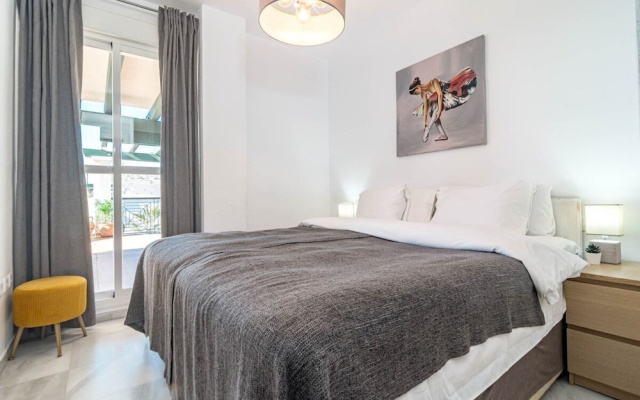 Lcr4 - Large 3-bedroom Apartment Near Beach