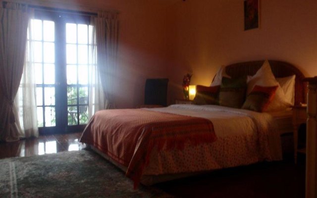Las Flores Country Guest House And Restaurant